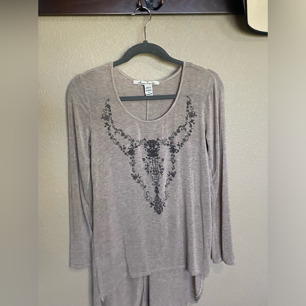 American Rag Taupe Long Sleeve Top with Graphic